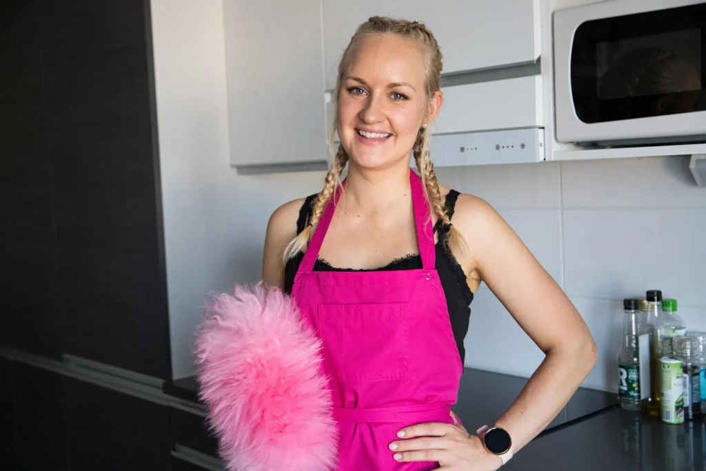 Kuka on Auri Kananen? Suomen siivousvaikuttajan tarina