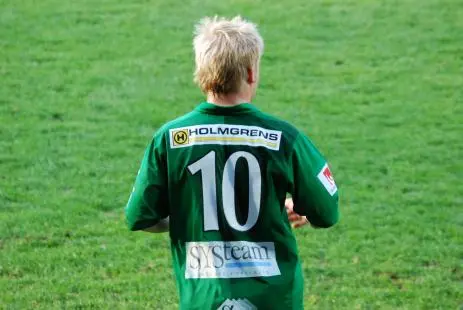 Johan Fäger: Keskikentän luottopelaaja Ruotsista