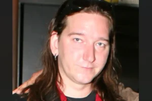 Sami Häkkinen: Cisse Häkkisen poika ja suomalainen basisti